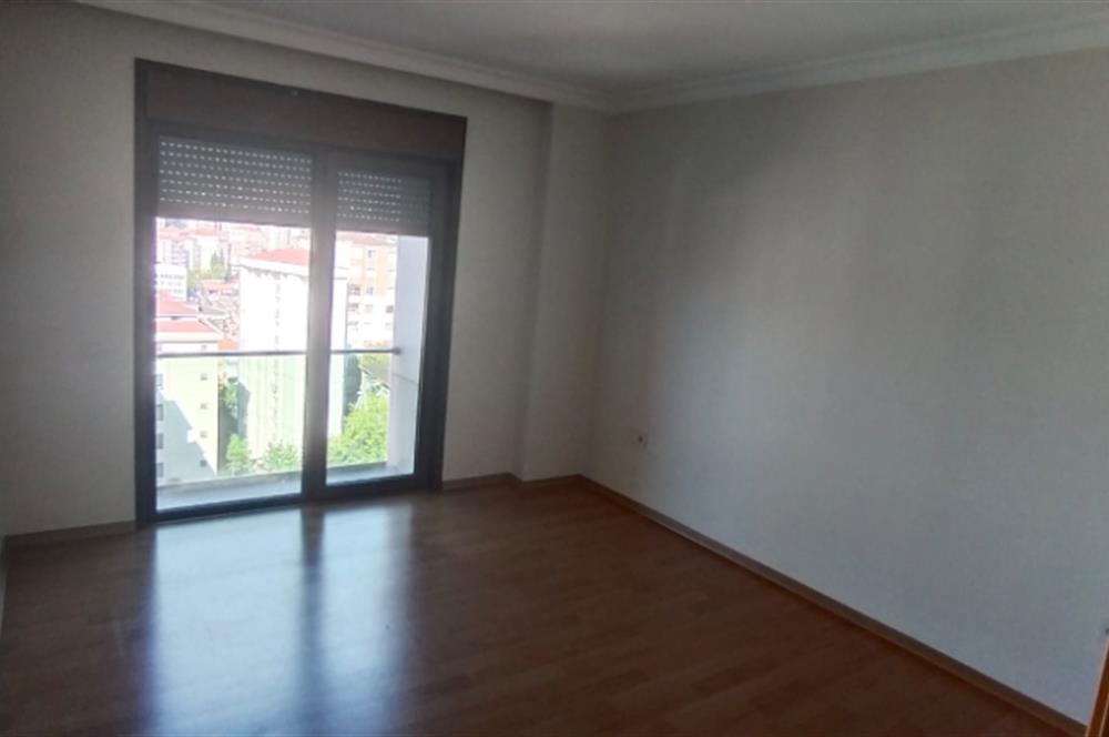 Kartal Marmaray'a, Sahile yürüme mesafeli Kiralık 4+1 Daire