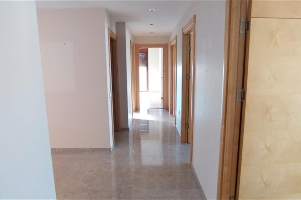 Kartal Marmaray'a, Sahile yürüme mesafeli Kiralık 4+1 Daire