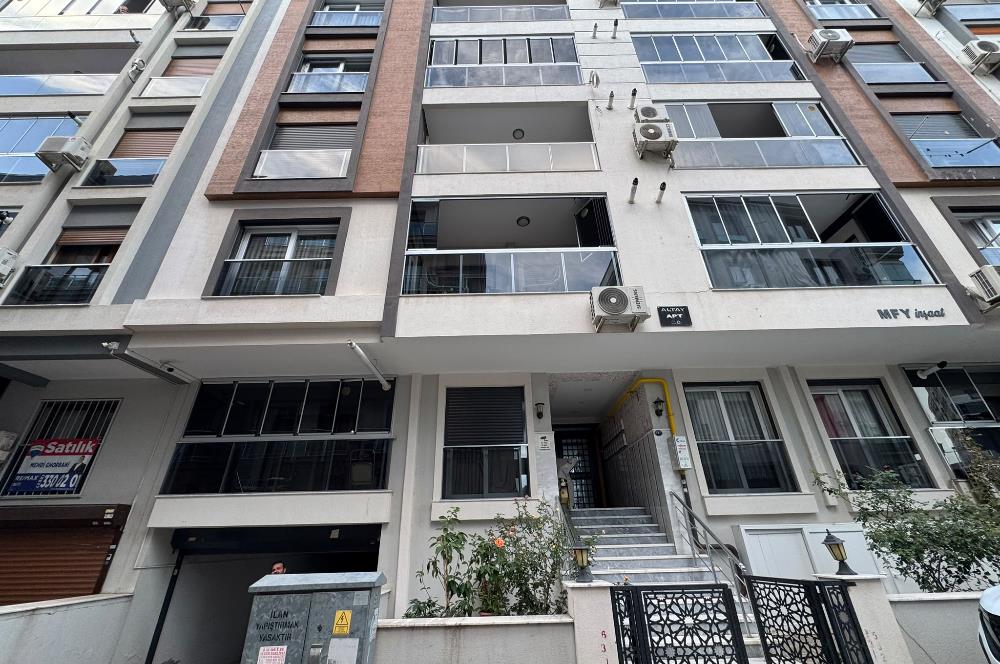 Karşıyaka Şemikler'de Merkezi Konumda Satılık 2+1 Daire