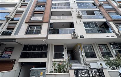 Karşıyaka Şemikler'de Merkezi Konumda Satılık 2+1 Daire