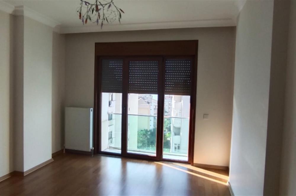 Kartal Marmaray'a, Sahile yürüme mesafeli Kiralık 4+1 Daire