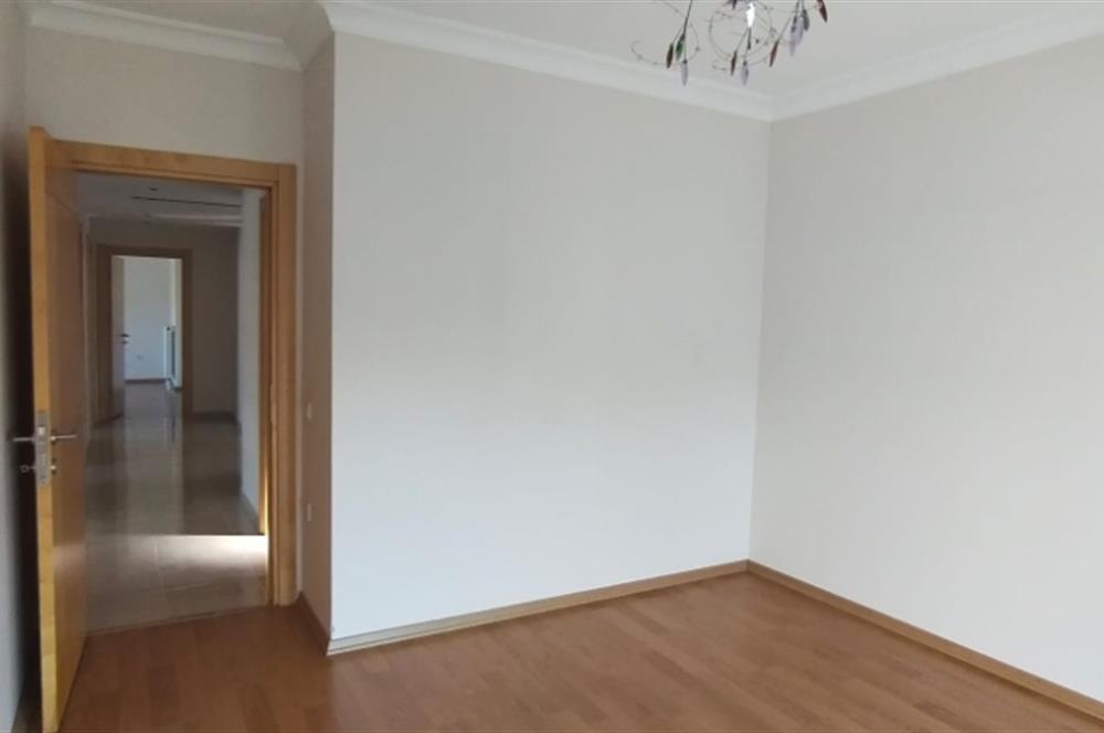 Kartal Marmaray'a, Sahile yürüme mesafeli Kiralık 4+1 Daire