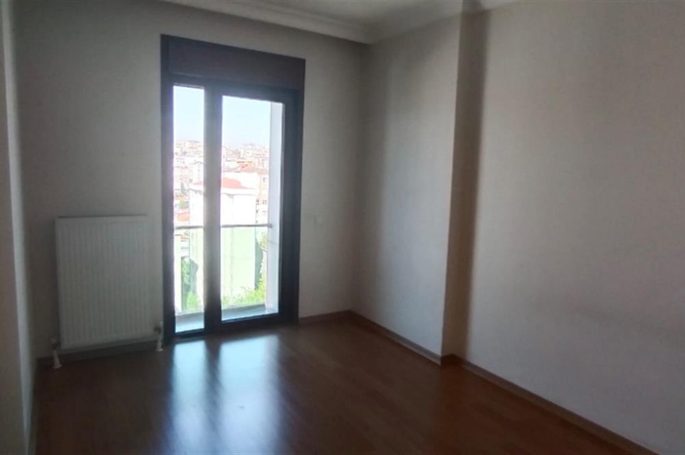 Kartal Marmaray'a, Sahile yürüme mesafeli Kiralık 4+1 Daire