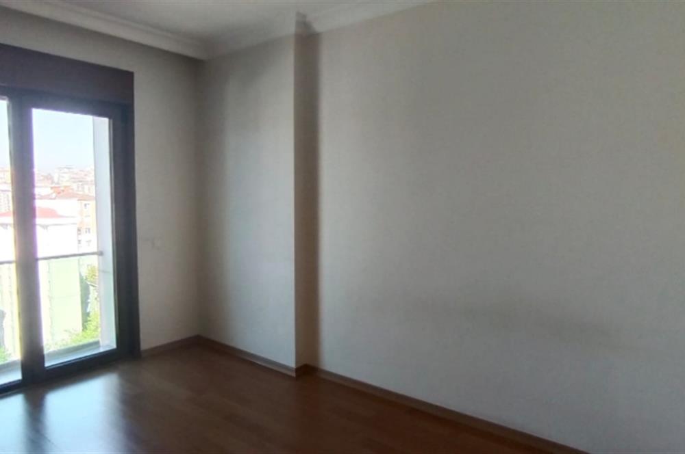 Kartal Marmaray'a, Sahile yürüme mesafeli Kiralık 4+1 Daire