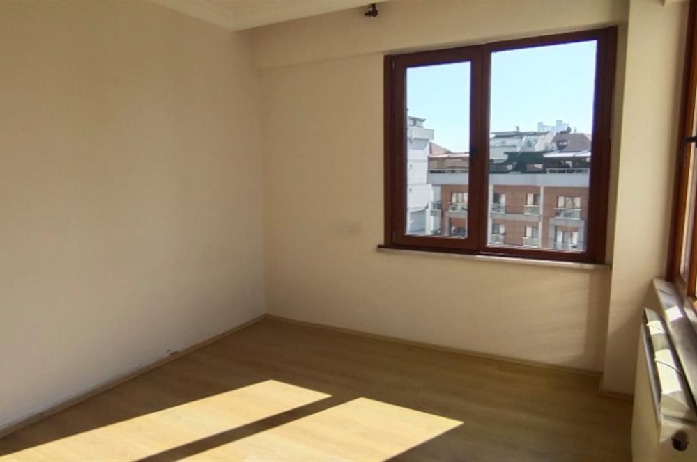 Kartal Marmaray'a, Sahile yürüme mesafeli Kiralık 4+1 Daire
