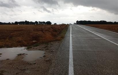 Tekirdağ Saray'da Küçükyoncalı Yolu Üzerinde Yola Cepheli Tarla