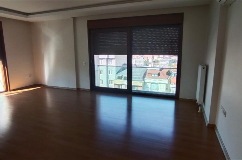 Kartal Marmaray'a, Sahile yürüme mesafeli Kiralık 4+1 Daire