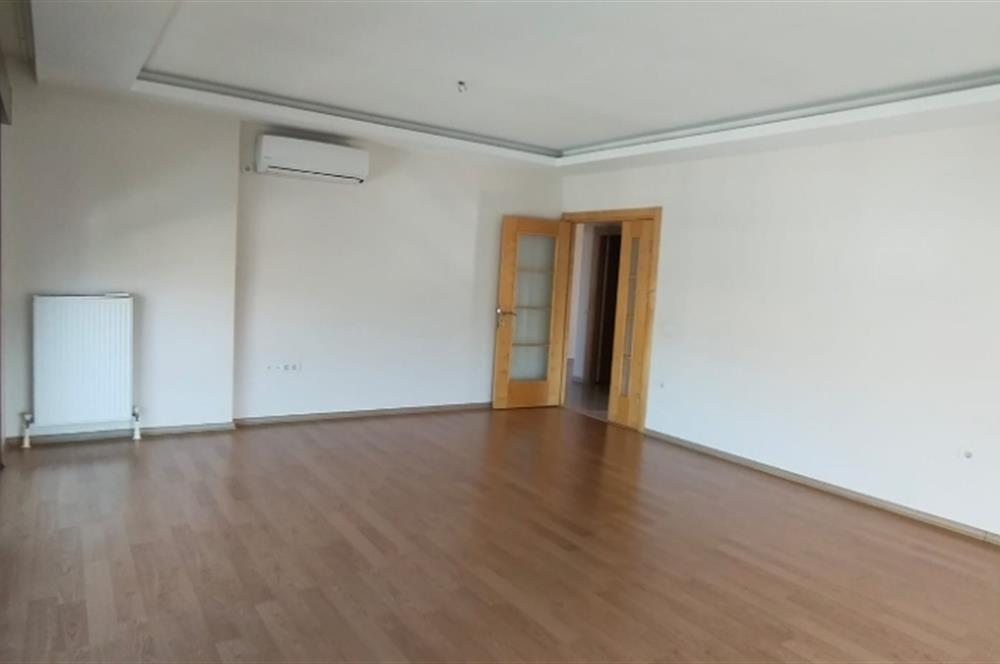 Kartal Marmaray'a, Sahile yürüme mesafeli Kiralık 4+1 Daire