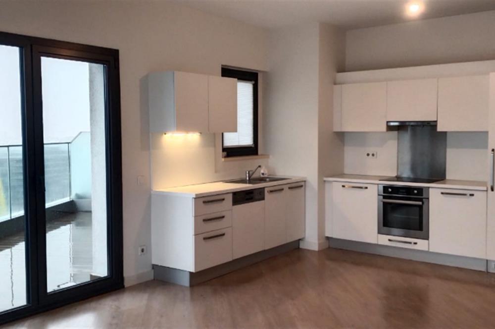 Mesa Kartall'da, Teraslı, Deniz Manzaralı, Yüksek katta Kiralık