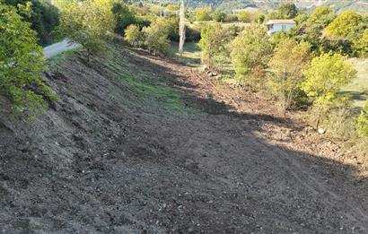 C21 Cius; Şükriye Köyünde Yola Cepheli 545 m² İmarlı Arsa