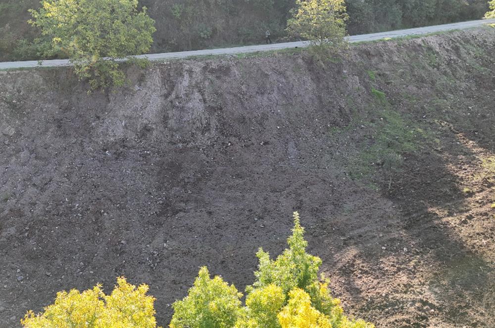 C21 Cius; Şükriye Köyünde Yola Cepheli 545 m² İmarlı Arsa