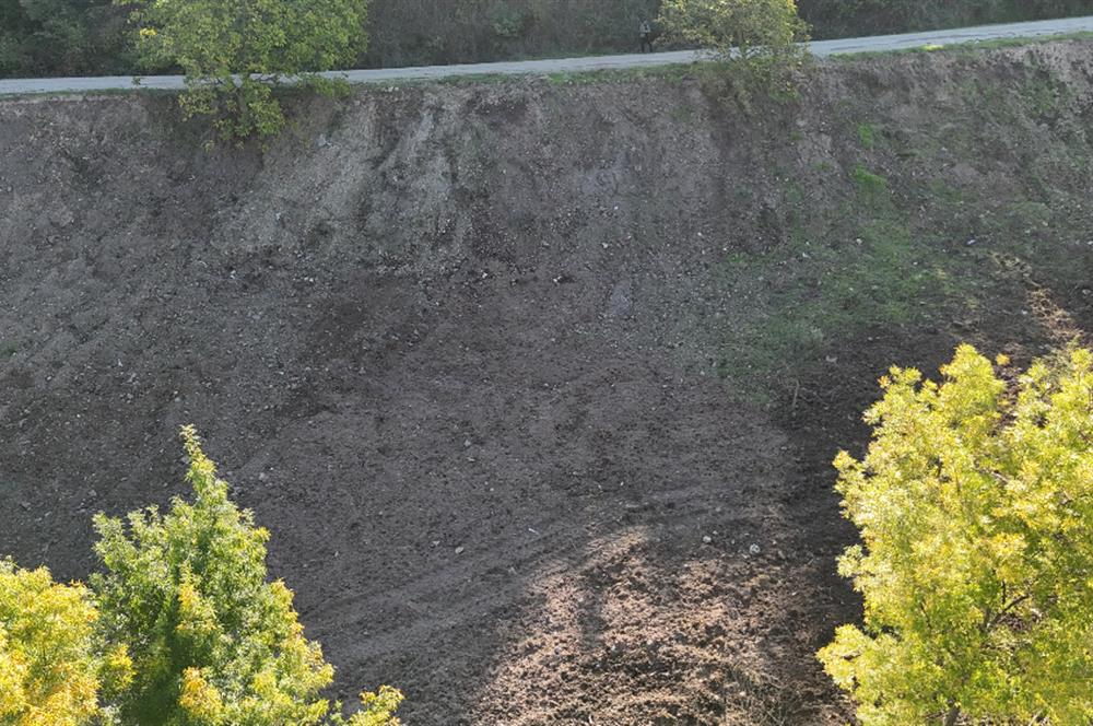 C21 Cius; Şükriye Köyünde Yola Cepheli 545 m² İmarlı Arsa