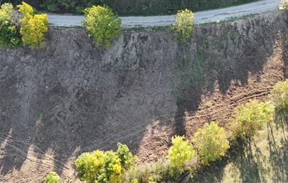 C21 Cius; Şükriye Köyünde Yola Cepheli 545 m² İmarlı Arsa