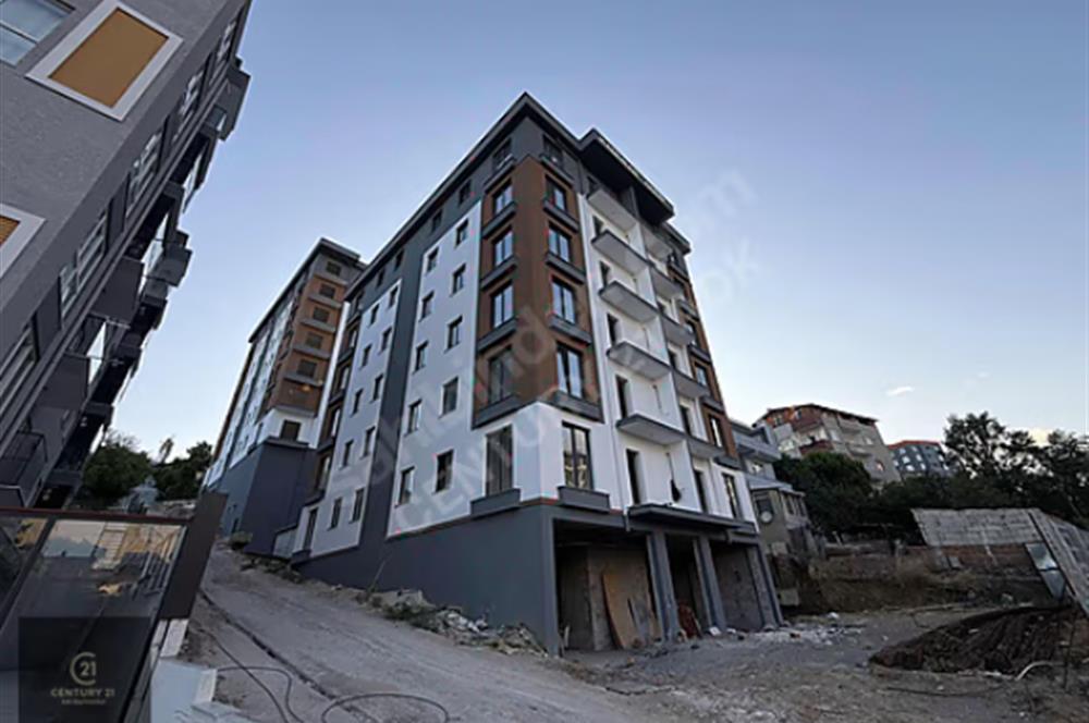 PENDİK VELİBABA'DA CADDE ÜZERİ SIFIR BİNADA SATILIK 2+1