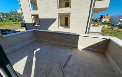 Pera Kocaali 1 Sitesi Havuzlu Denize Yakın Yeni Satılık 2+1 ler