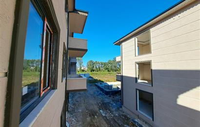 Pera Kocaali 1 Sitesi Havuzlu Denize Yakın Yeni Satılık 2+1 ler