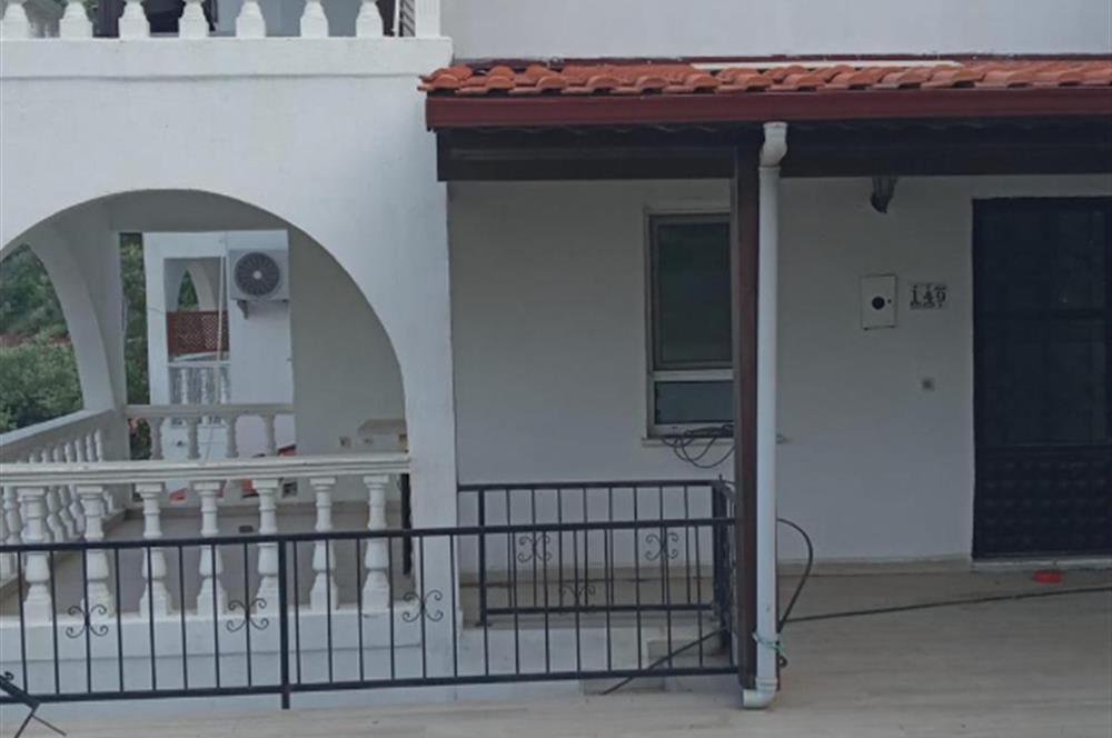 Kıyıkışlacık'da Gülüm Kıyı Sitesinde Denize Nazır Satılık Villa