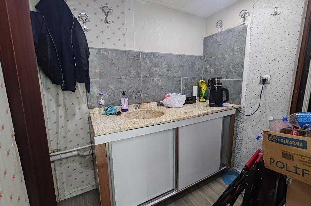 Lise Caddesi Üzerinde Devren Kiralık Cep Telefonu Dükkanı 