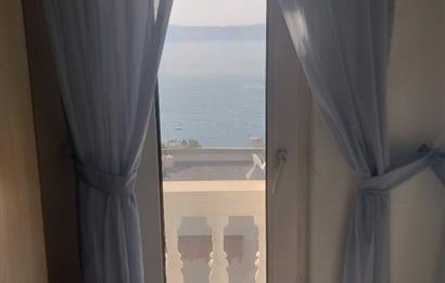 Kıyıkışlacık'da Gülüm Kıyı Sitesinde Denize Nazır Satılık Villa