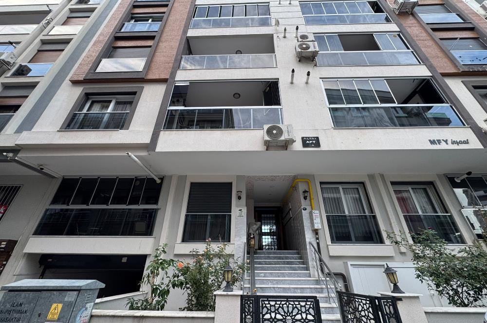 Karşıyaka Şemikler'de Merkezi Konumda Satılık 2+1 Daire
