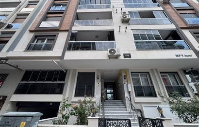 Karşıyaka Şemikler'de Merkezi Konumda Satılık 2+1 Daire