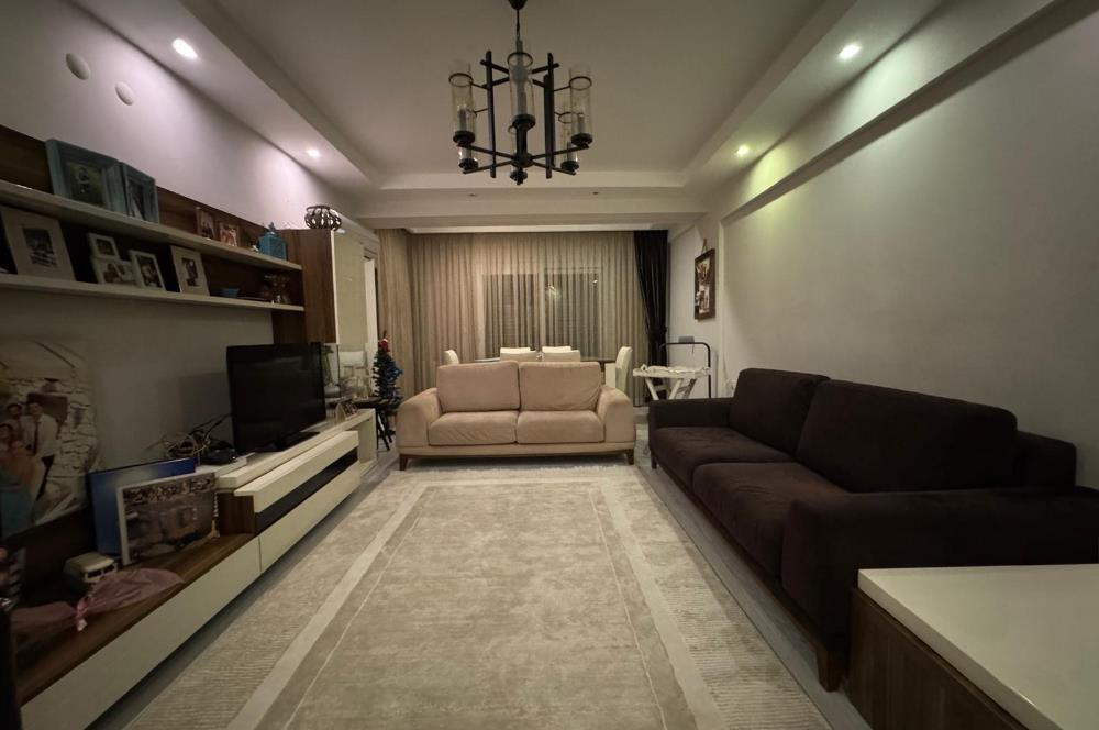 Karşıyaka Şemikler'de Merkezi Konumda Satılık 2+1 Daire