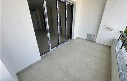 C21 UZMAN'dan YOMRA SİTE İÇİNDE DENİZ MANZARALI 1+1