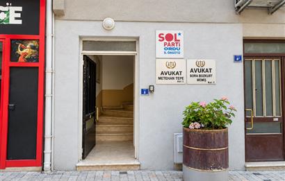 CENTURY 21'DEN SIRRIPAŞA'DA 85 M² KİRALIK 1. KAT 1+1 BÜRO / OFİS