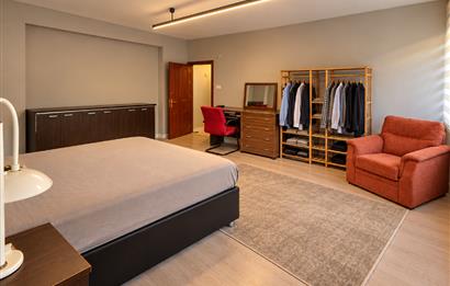 CENTURY 21'DEN SIRRIPAŞA'DA 85 M² KİRALIK 1. KAT 1+1 BÜRO / OFİS