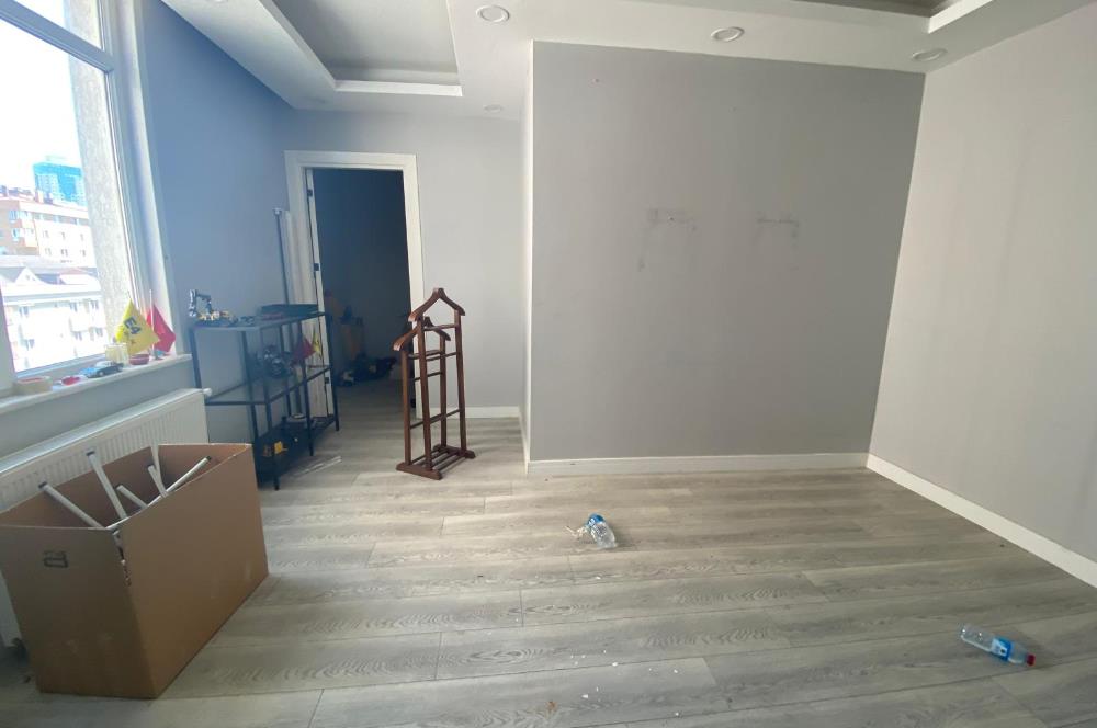 Ataşehir'de Oturuma Hazır kiralık 125 M2 Ofis Katı
