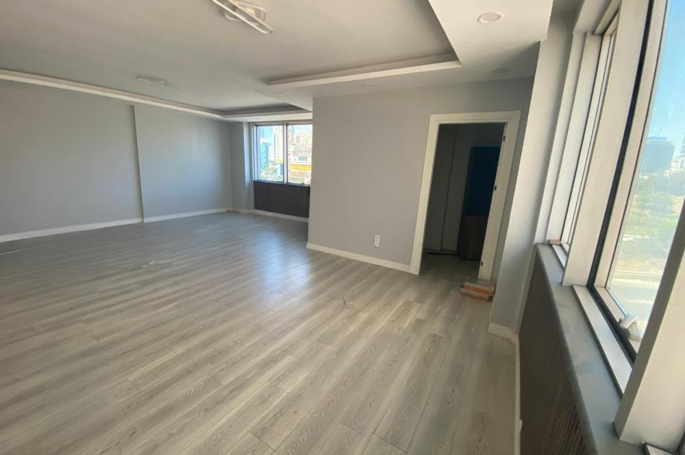 Ataşehir'de Oturuma Hazır kiralık 125 M2 Ofis Katı