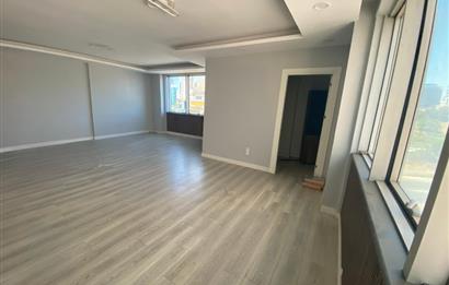 Ataşehir'de Oturuma Hazır kiralık 125 M2 Ofis Katı