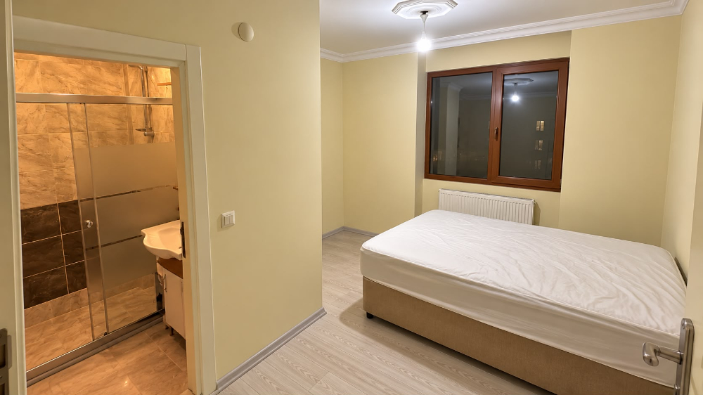 ÇEKMEKÖY EKŞİOGLU KPALI MUTFAK,EBEVEYN BANYOLU 2+1 KİRALIK DAİRE