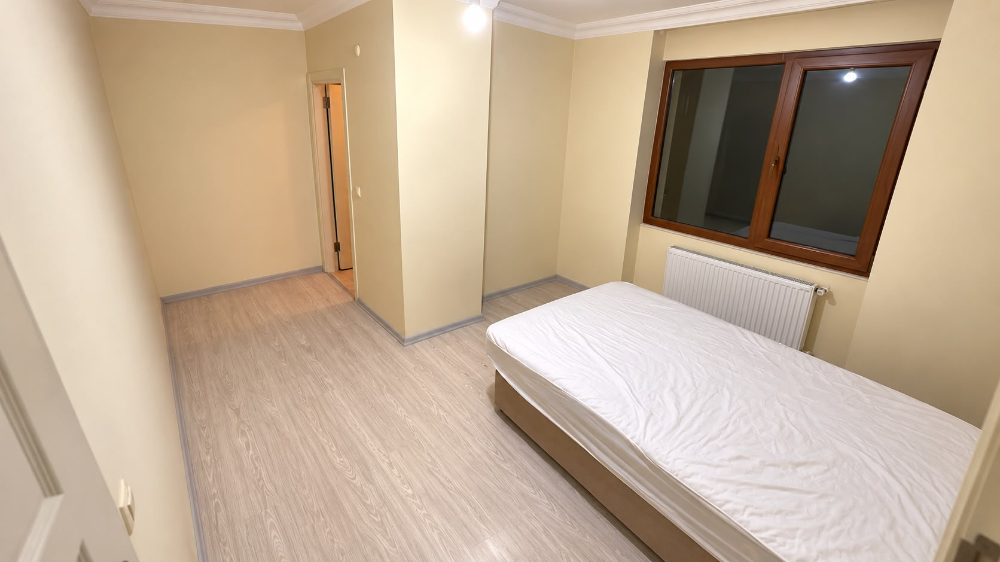 ÇEKMEKÖY EKŞİOGLU KPALI MUTFAK,EBEVEYN BANYOLU 2+1 KİRALIK DAİRE