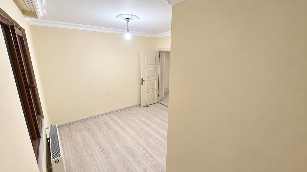 ÇEKMEKÖY EKŞİOGLU KPALI MUTFAK,EBEVEYN BANYOLU 2+1 KİRALIK DAİRE