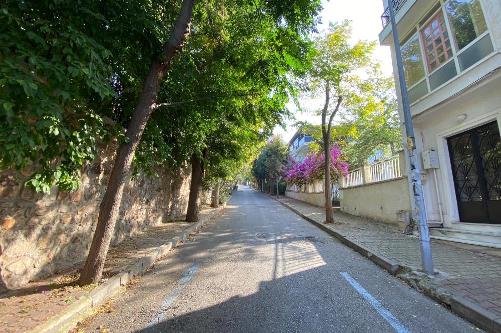 BÜYÜKADA MERKEZDE VAPUR İSKELESİ&ÇARŞIYA 5DK 3+1 KİRALIK