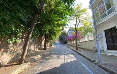BÜYÜKADA MERKEZDE VAPUR İSKELESİ&ÇARŞIYA 5DK 3+1 KİRALIK