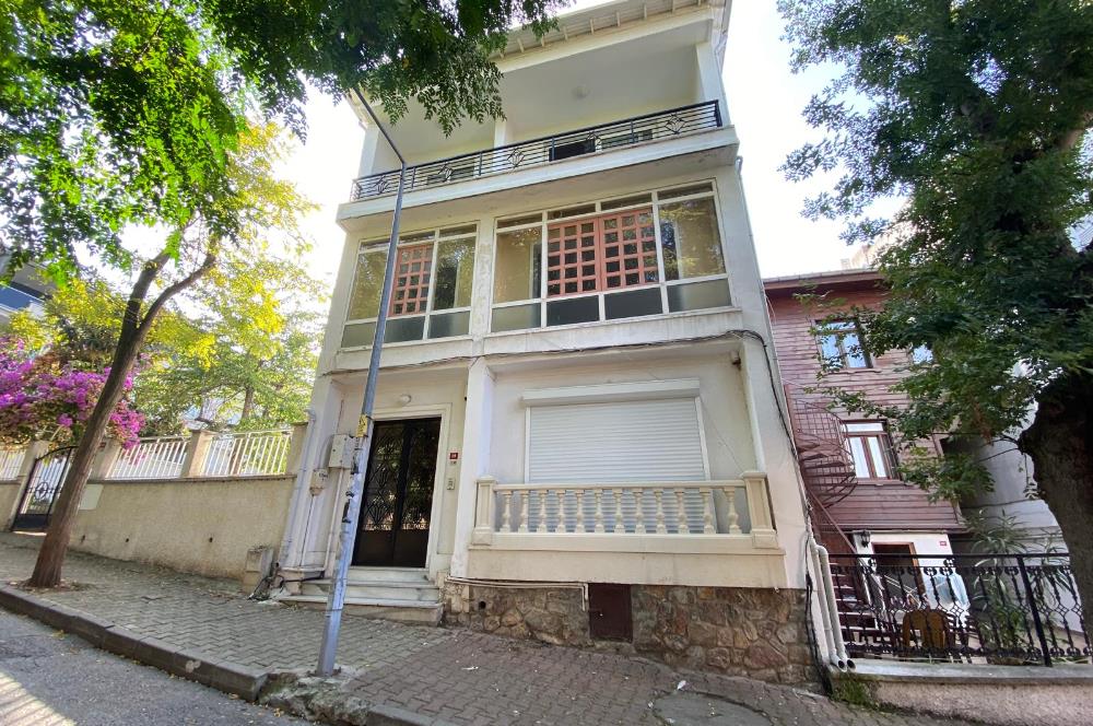 BÜYÜKADA MERKEZDE VAPUR İSKELESİ&ÇARŞIYA 5DK 3+1 KİRALIK