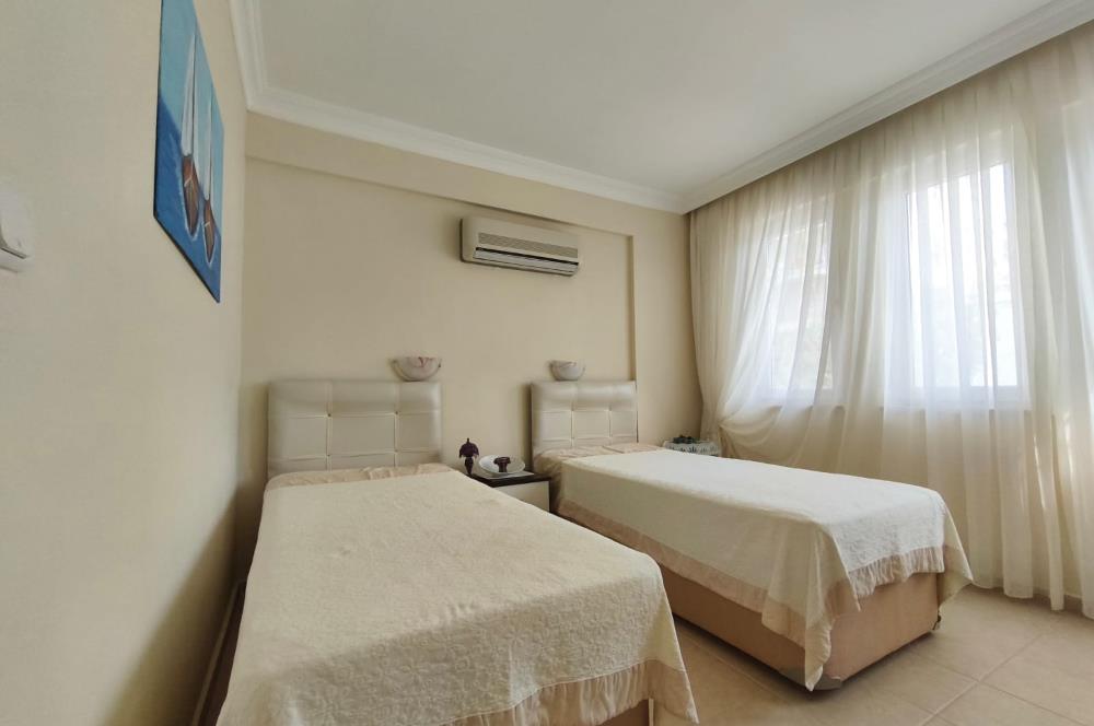 Fethiye Patlangıç'ta Deniz Manzaralı, Site İçinde Havuzlu Daire