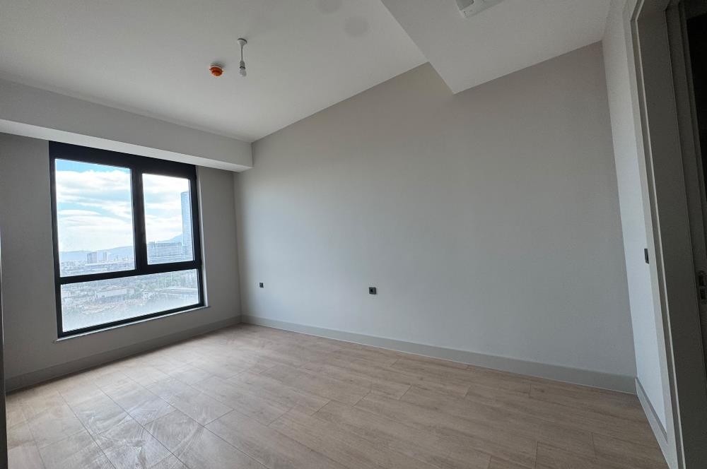 Alsancak Evora'da Deniz Manzaralı Sıfır 2+1 Kiralık Daire