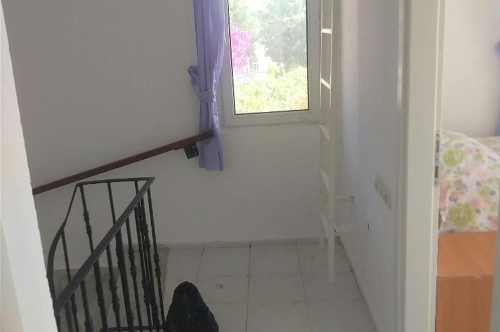 Kıyıkışlacık'da Gülüm Kıyı Sitesinde Denize Nazır Satılık Villa