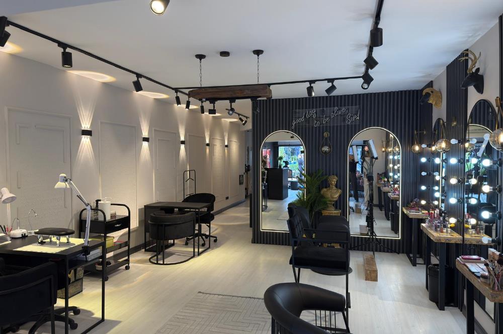 ZEKERİYAKÖY ÇARŞIDA DONANIMLI DEVREN KİRALIK GÜZELLİK SALONU