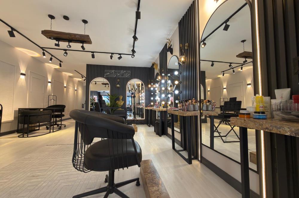 ZEKERİYAKÖY ÇARŞIDA DONANIMLI DEVREN KİRALIK GÜZELLİK SALONU