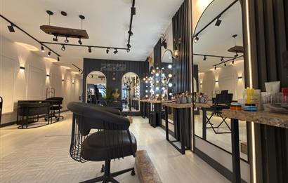 ZEKERİYAKÖY ÇARŞIDA DONANIMLI DEVREN KİRALIK GÜZELLİK SALONU