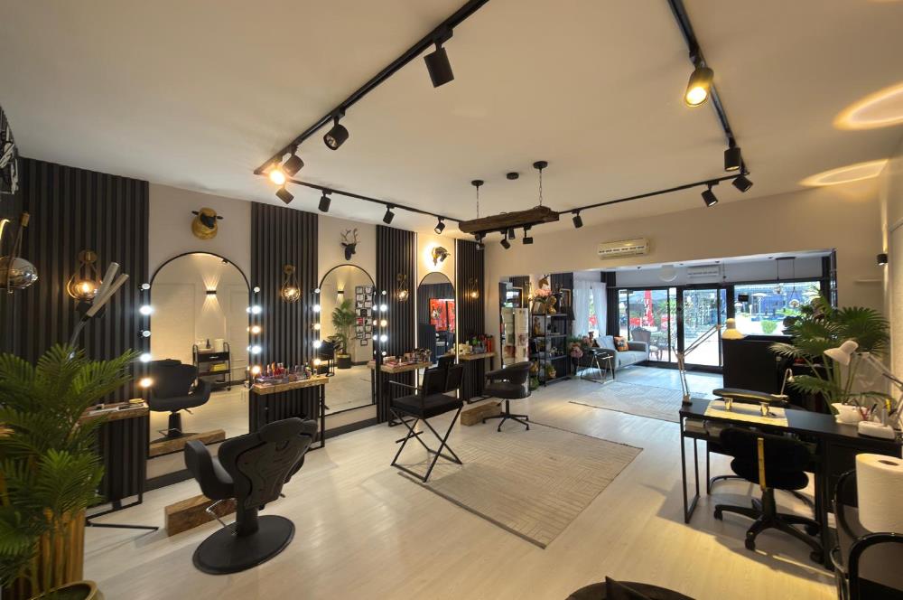 ZEKERİYAKÖY ÇARŞIDA DONANIMLI DEVREN KİRALIK GÜZELLİK SALONU