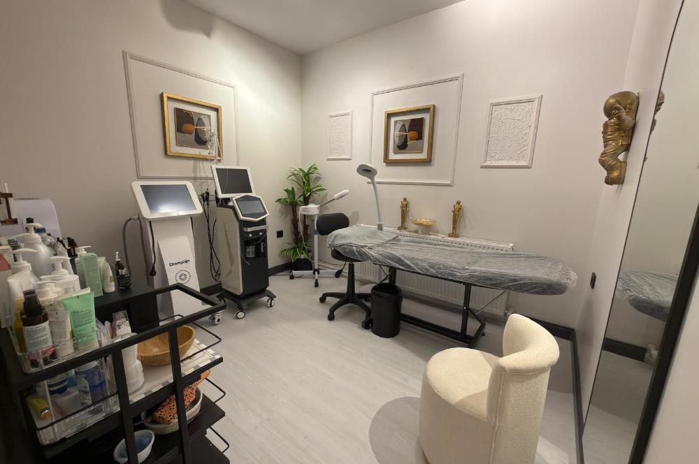 ZEKERİYAKÖY ÇARŞIDA DONANIMLI DEVREN KİRALIK GÜZELLİK SALONU