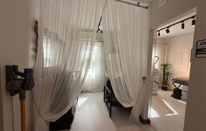 ZEKERİYAKÖY ÇARŞIDA DONANIMLI DEVREN KİRALIK GÜZELLİK SALONU