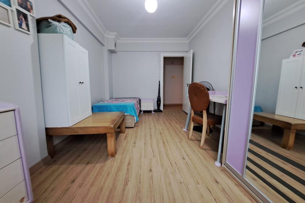 Ümraniye Cengiz Topel Caddesine ve Metroya Komşu Geniş 3+1 100m2