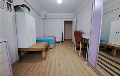 Ümraniye Cengiz Topel Caddesine ve Metroya Komşu Geniş 3+1 100m2