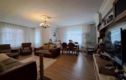 Ümraniye Cengiz Topel Caddesine ve Metroya Komşu Geniş 3+1 100m2